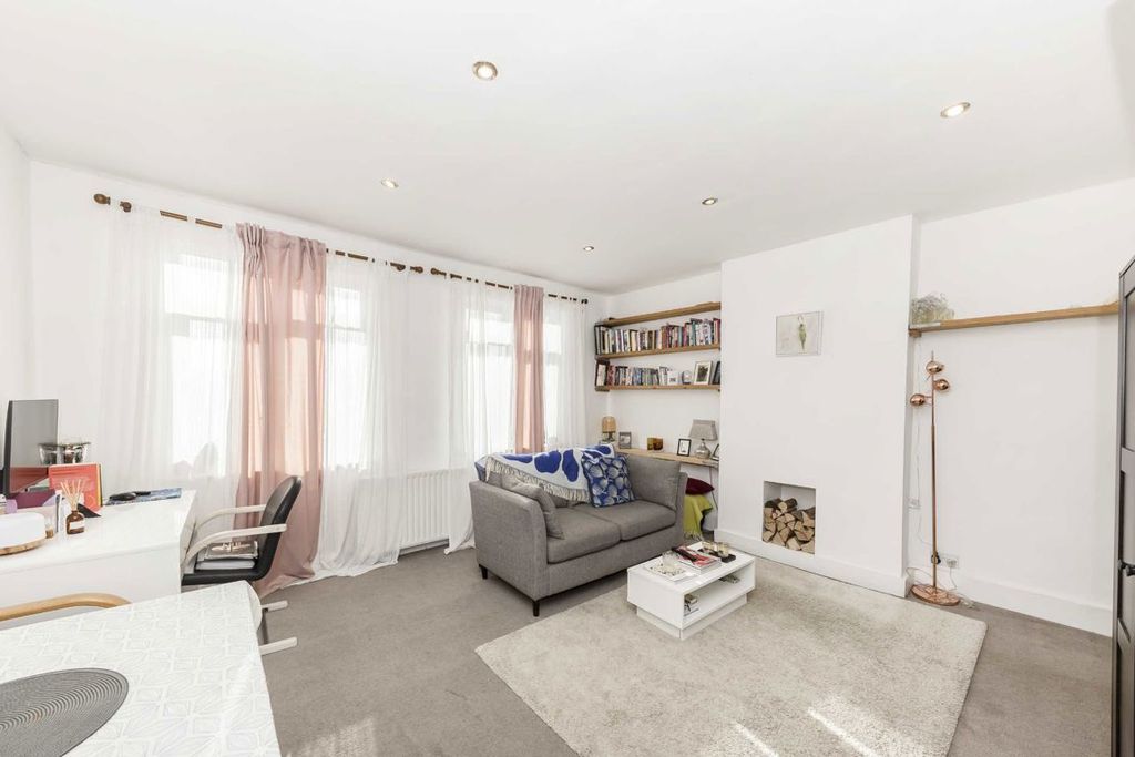 Property photo 1 of 4
