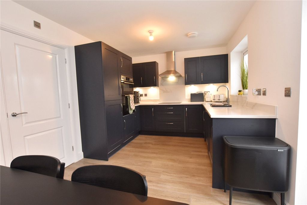 Property photo 2 of 19 Picture No. 45