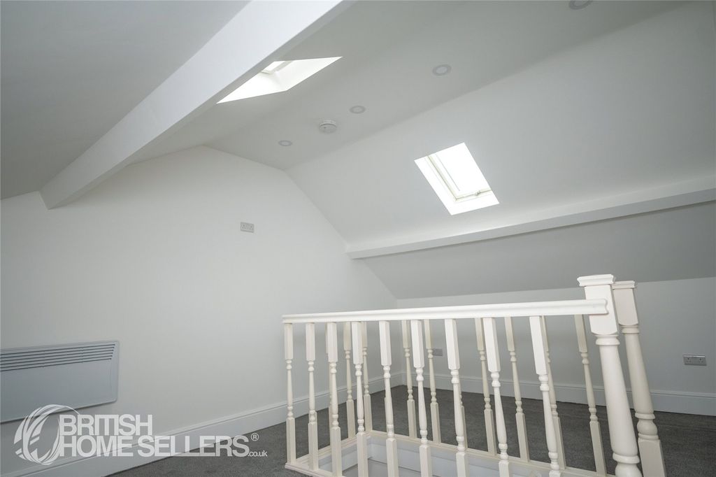Property photo 3 of 9 Picture No. 06