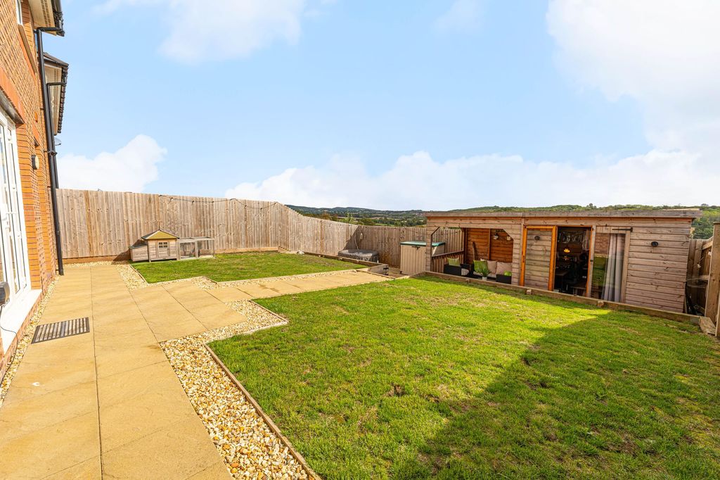 Property photo 2 of 34