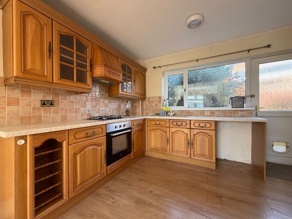 Property photo 3 of 14 7733Eab6-Def4-4754-8ce9-4E7F2080Cbc0