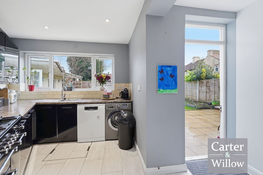 Additional image 6 of 3 bed end terrace house for saleWinding Way, Dagenham RM8