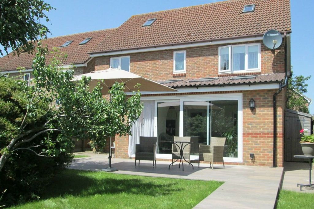 Property photo 2 of 12