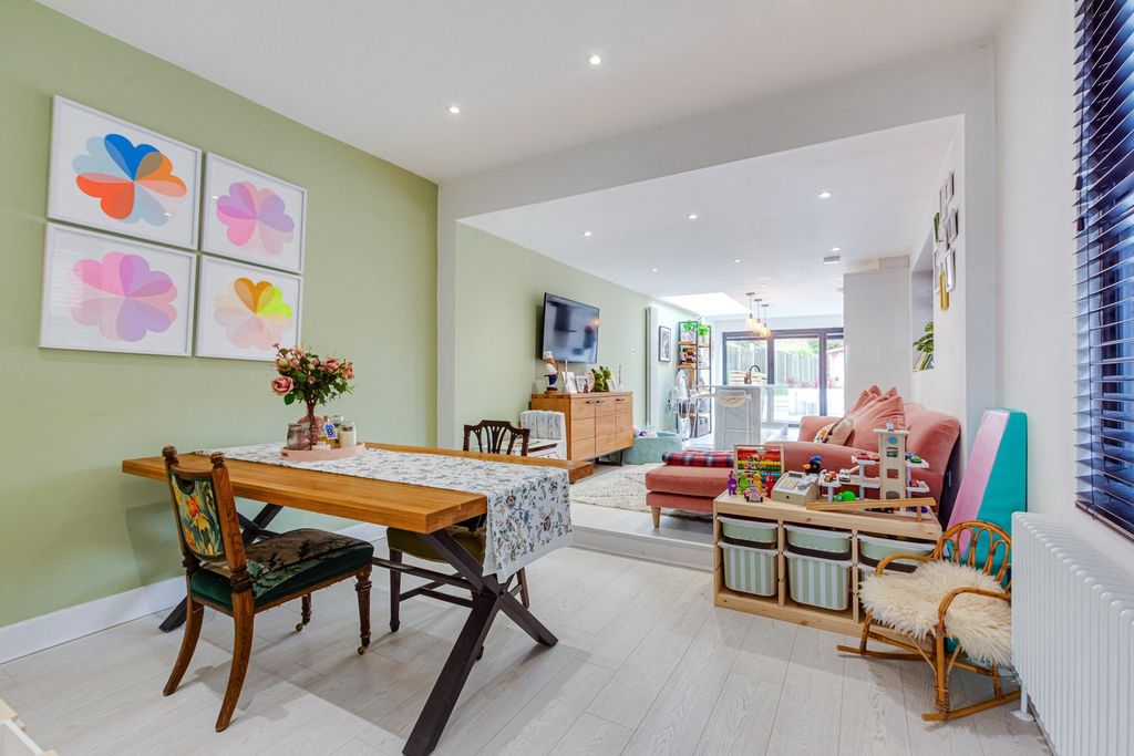 Property photo 1 of 19