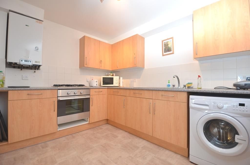 Property photo 2 of 6 Kitchen