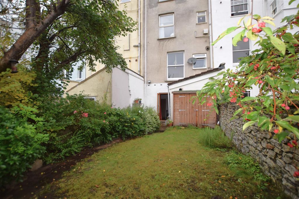Property photo 2 of 6