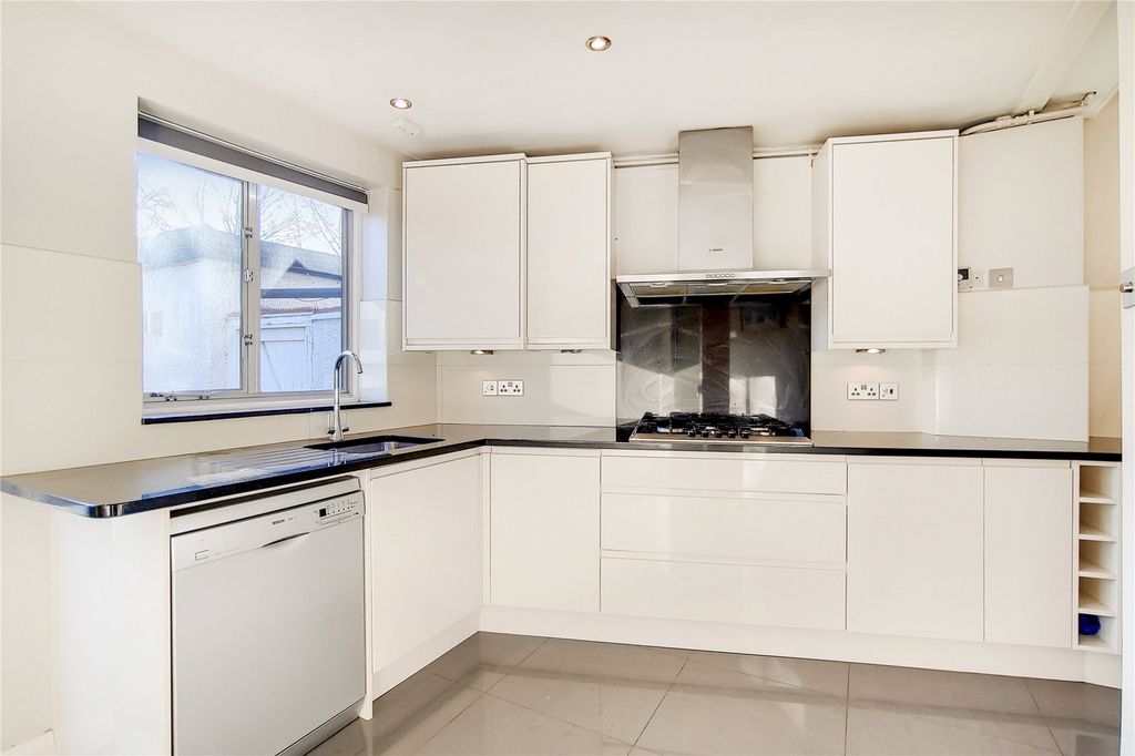Property photo 2 of 17 Picture No. 09