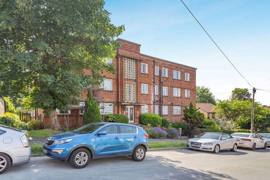 Property photo 2 of 16 Gipton Lodge, 20 Copgrove Road, Roundhay, Leeds, Ls8 2Sr