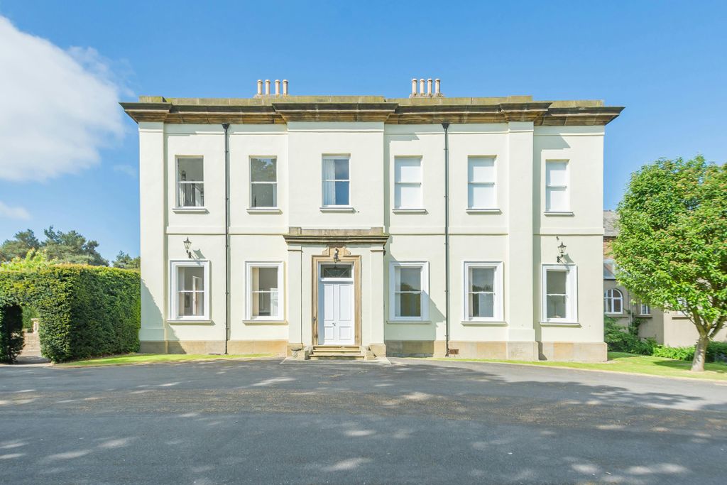 Property photo 1 of 76 8648257Exterior05.Jpg