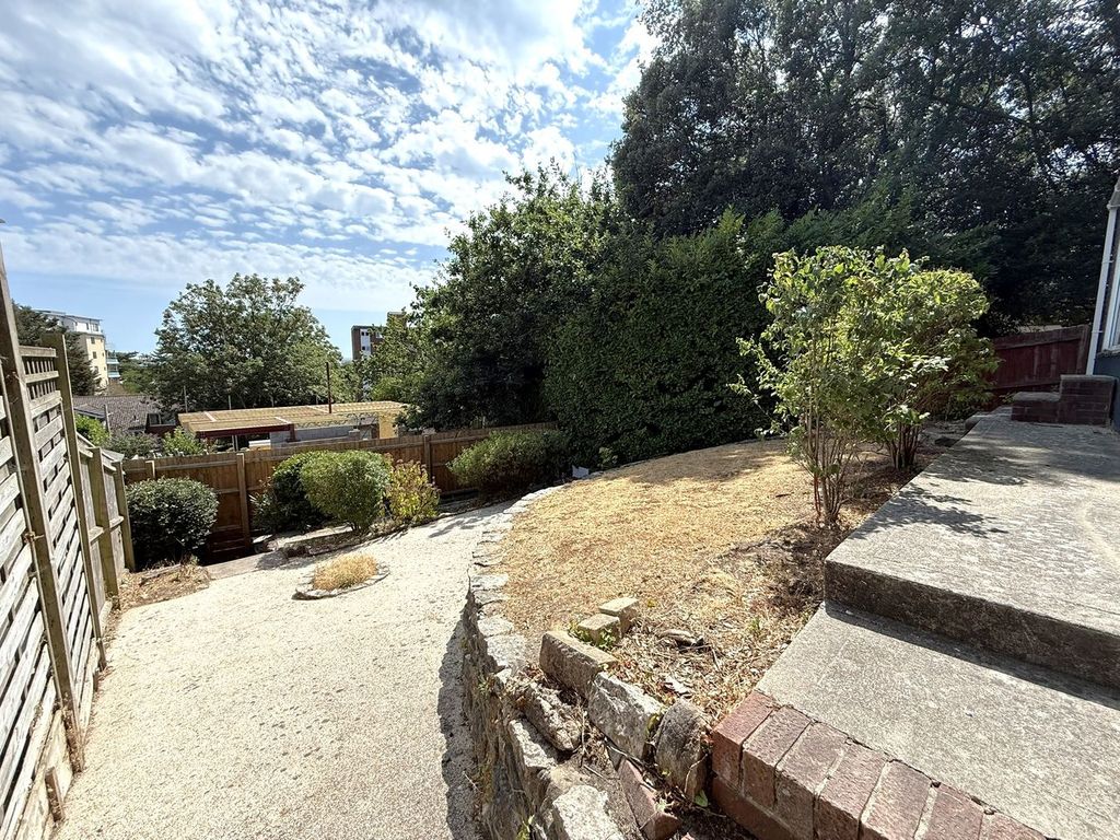 Property photo 3 of 35