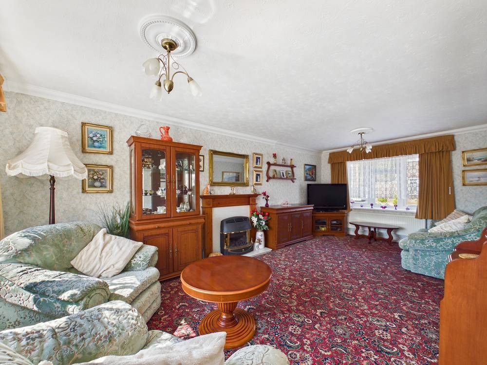 Property photo 3 of 16 Giraffe360-Still006
