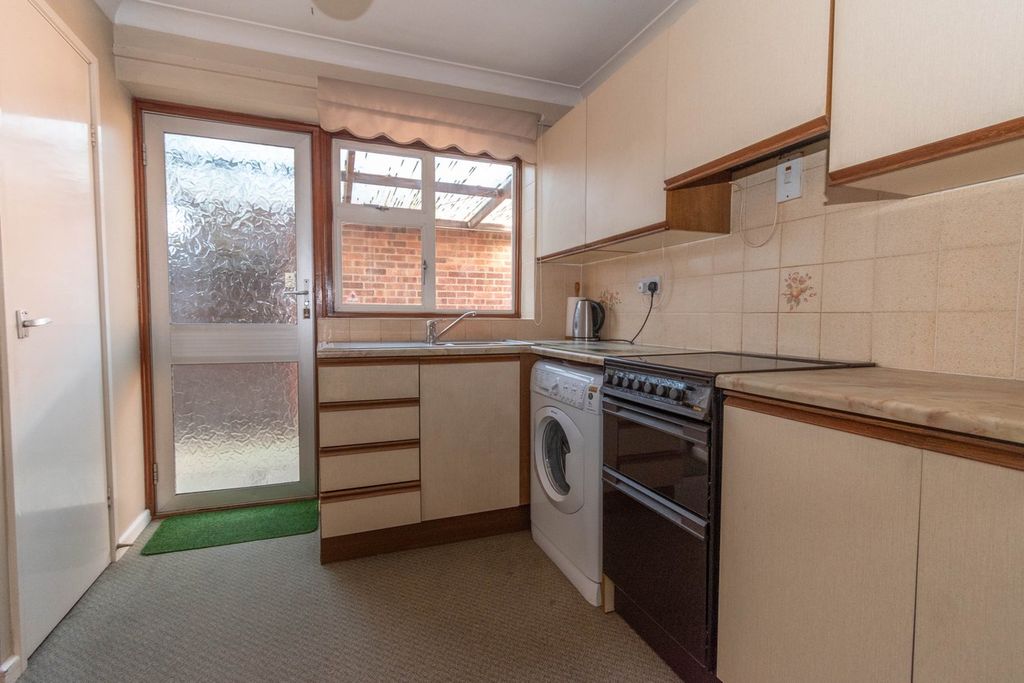 Property photo 3 of 12