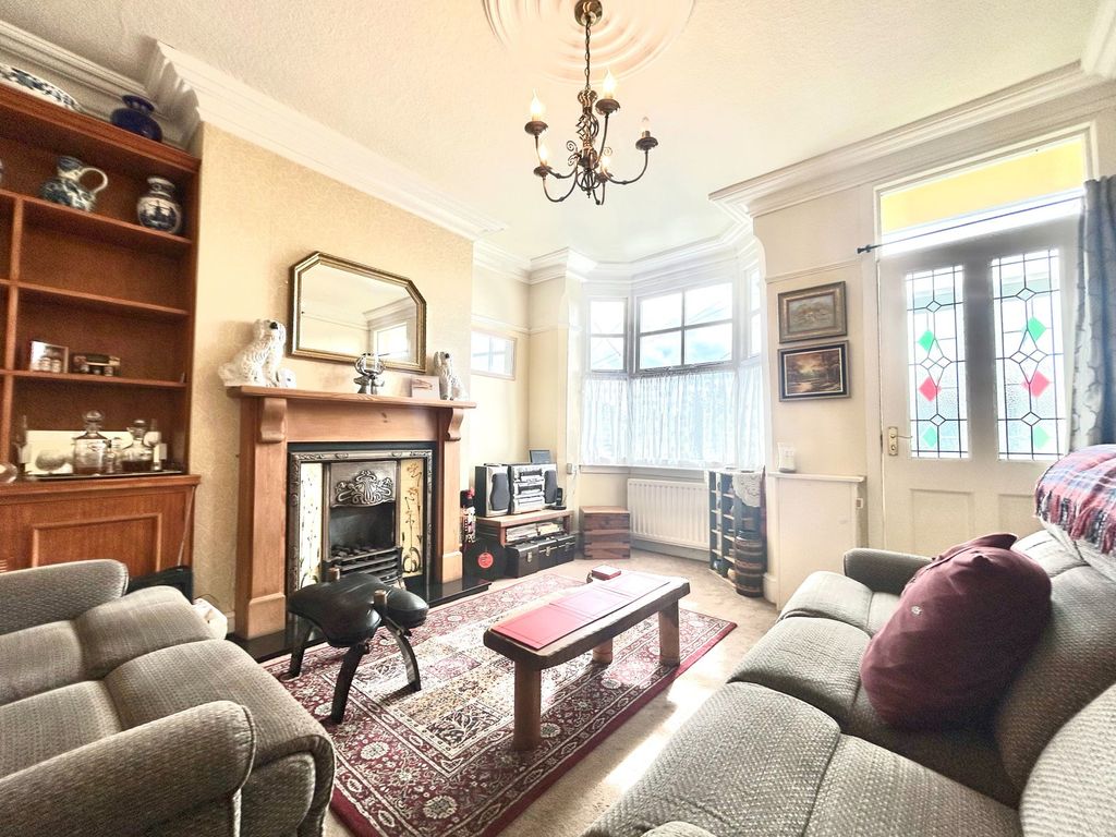 Property photo 2 of 34