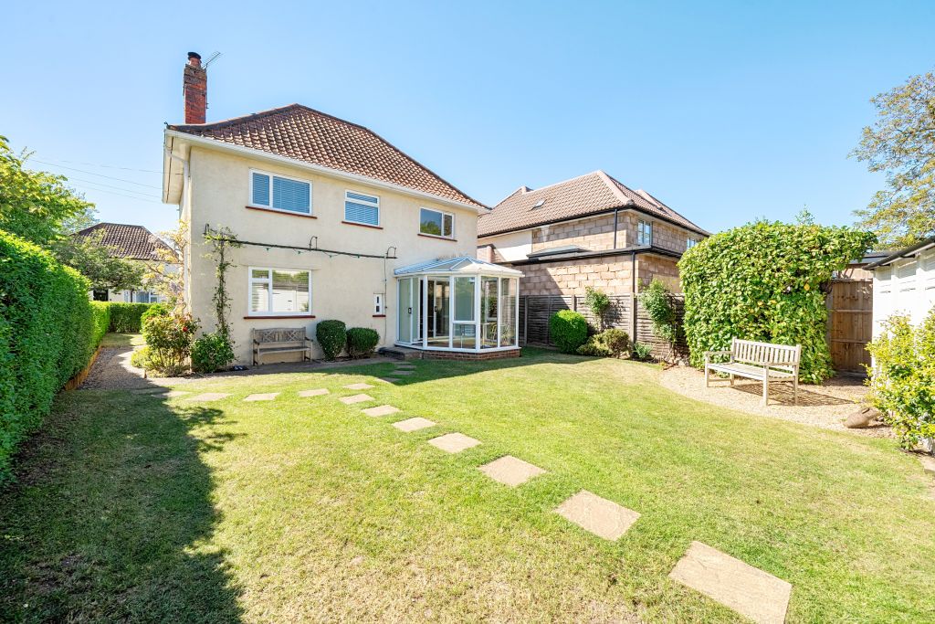 Property photo 2 of 18