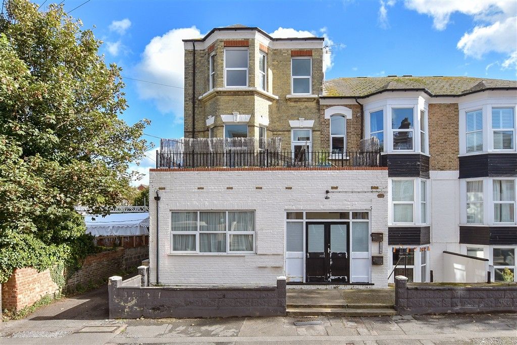 Property photo 1 of 8 External (Web)...