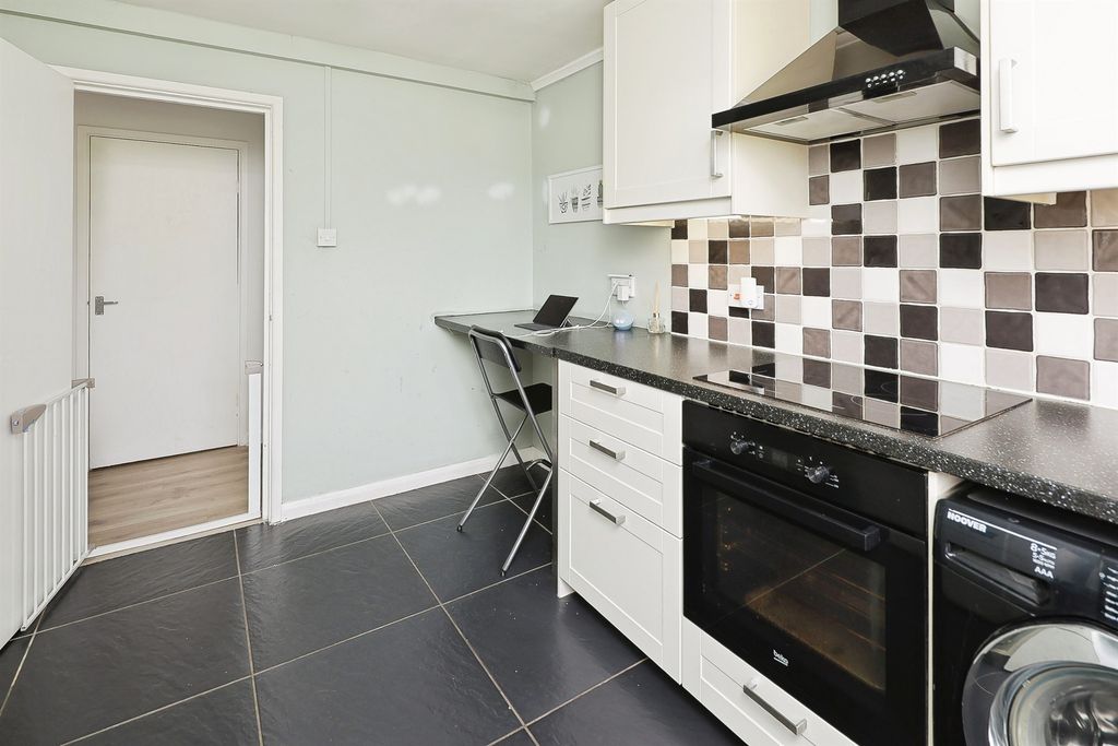 Property photo 2 of 8