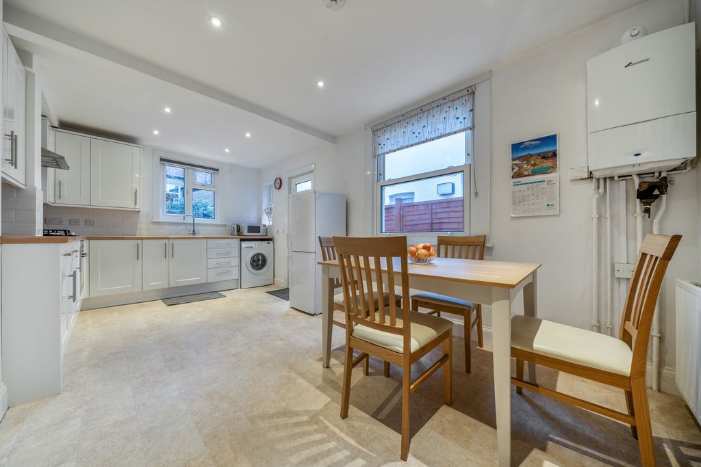 Property photo 2 of 13 1402751-15-697103Bdae436