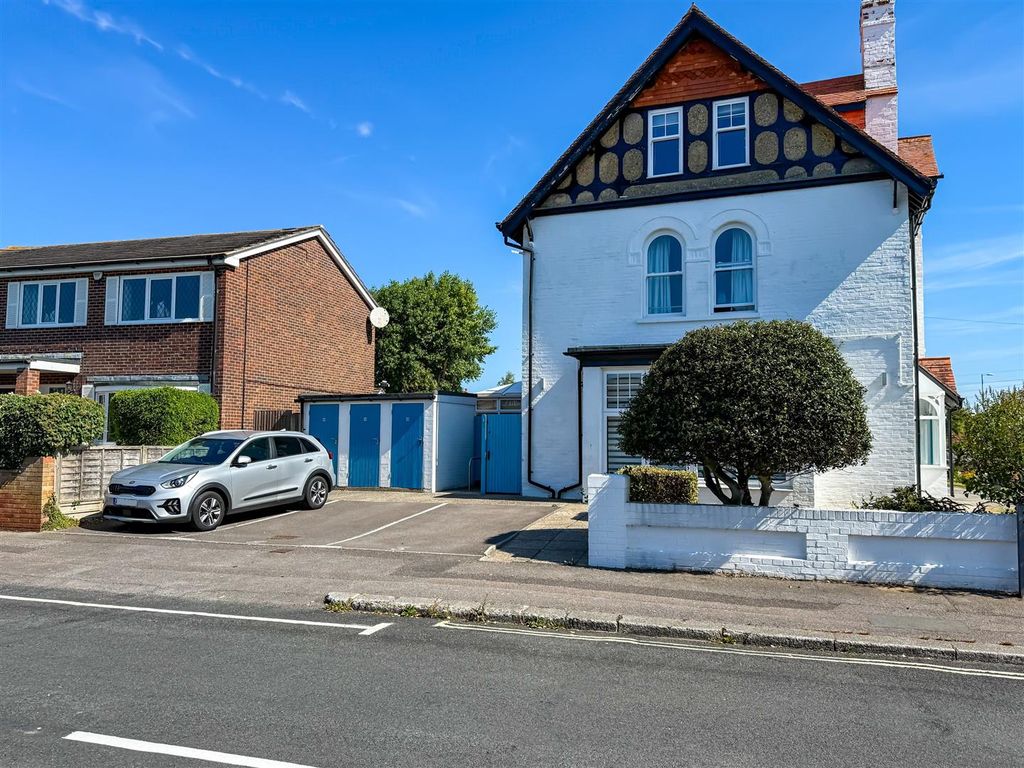 Property photo 1 of 13 Front