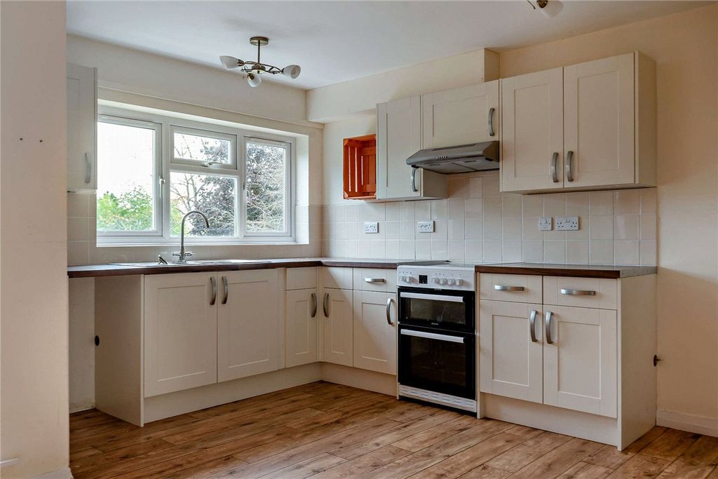 Property photo 3 of 18 Picture No. 17