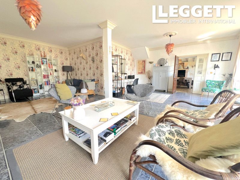Property photo 3 of 10