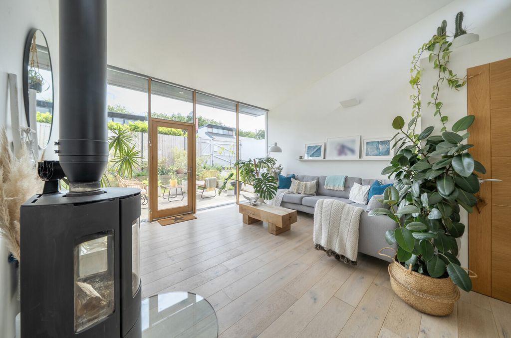 Property photo 1 of 15 1471677-14-6A297A...