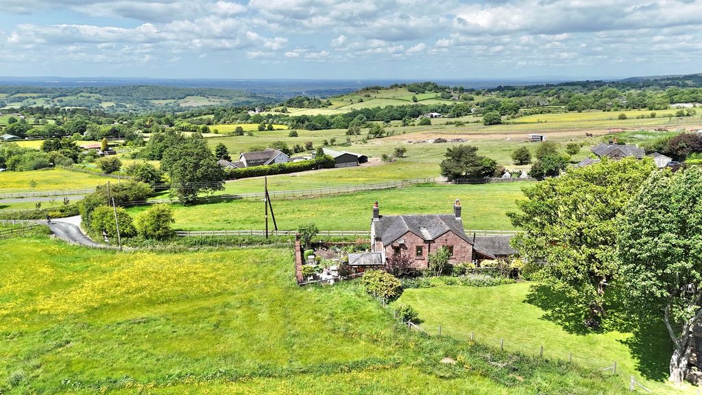 Property photo 1 of 32