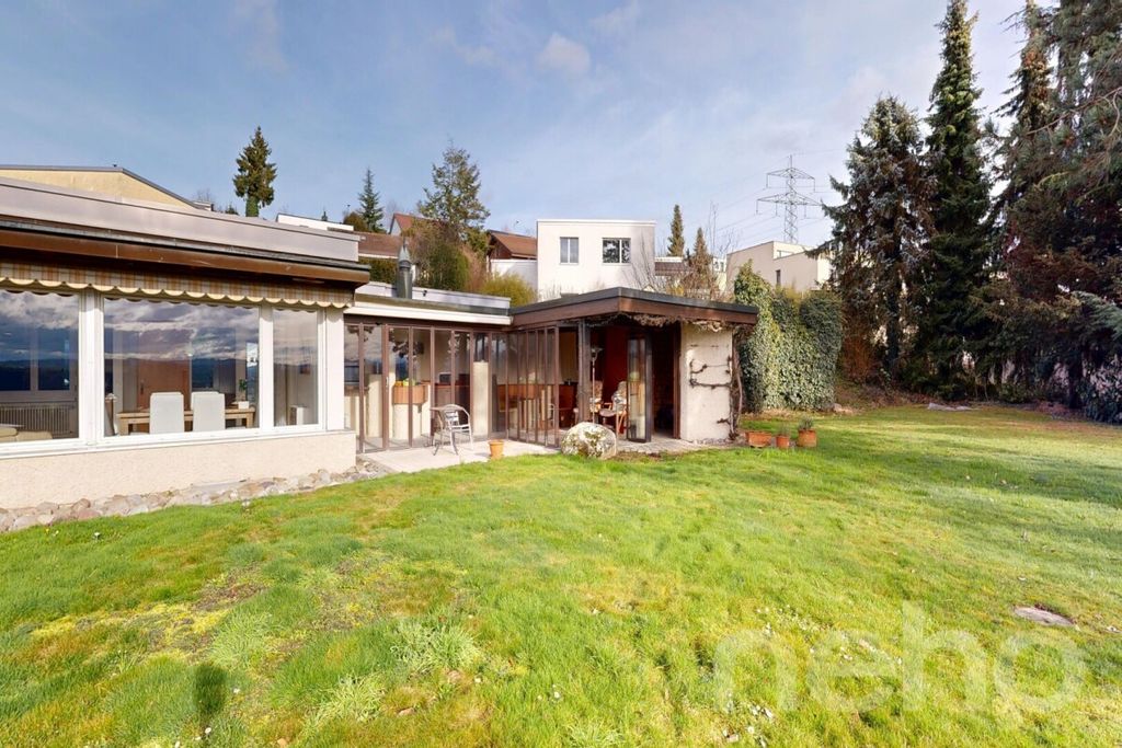 Property photo 2 of 12