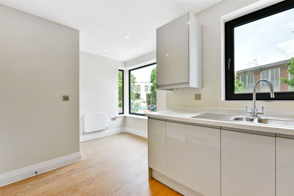 Property photo 3 of 11 Kitcehn