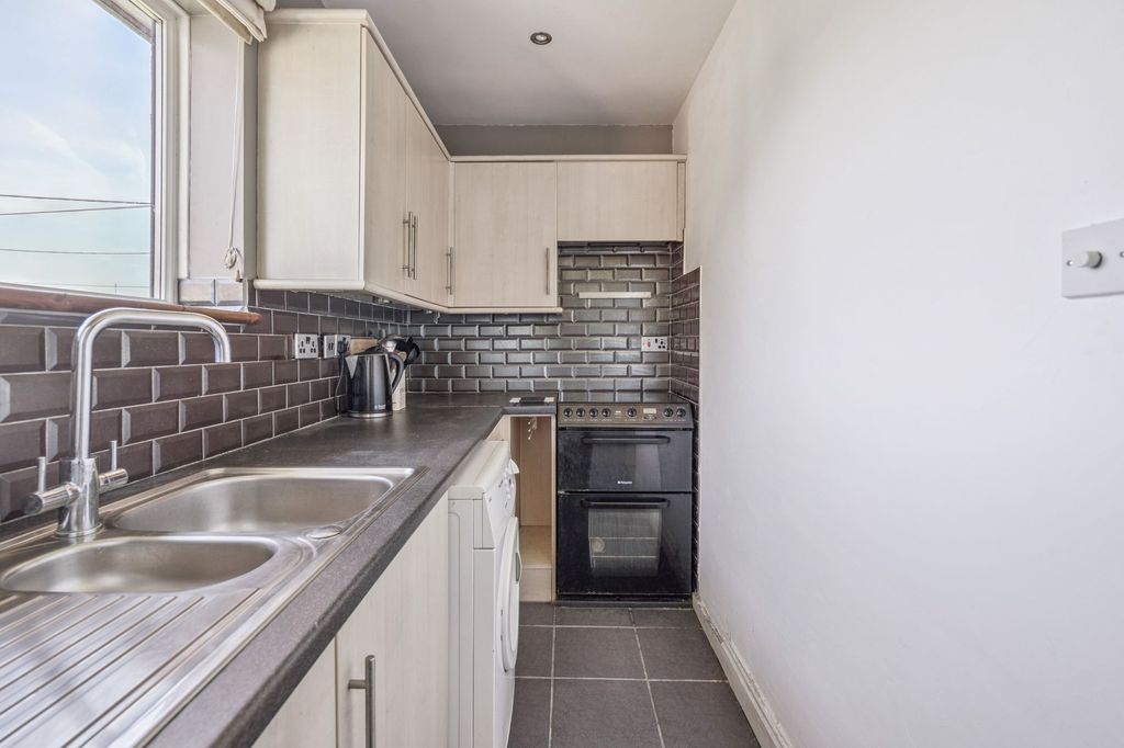 Property photo 2 of 23 Photo 27