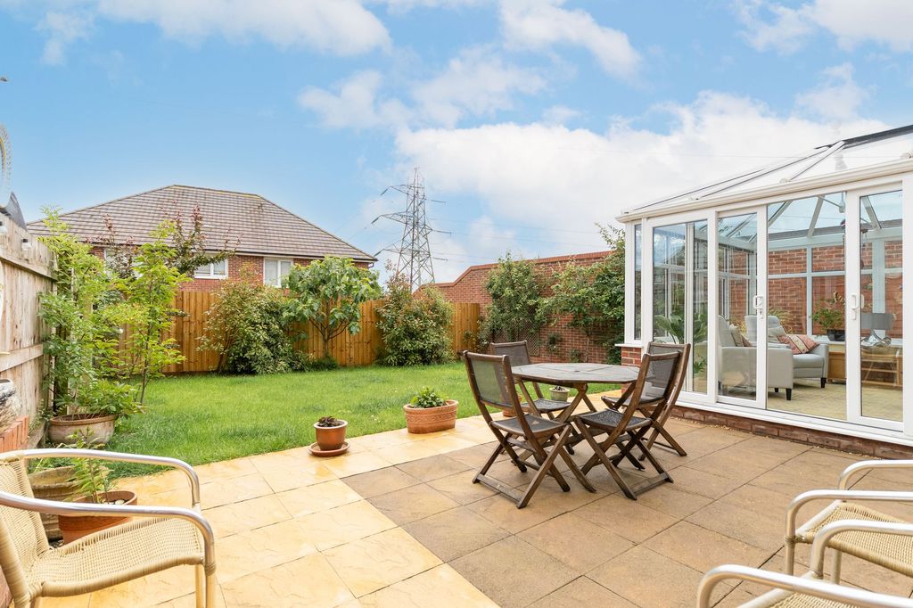 Property photo 2 of 25