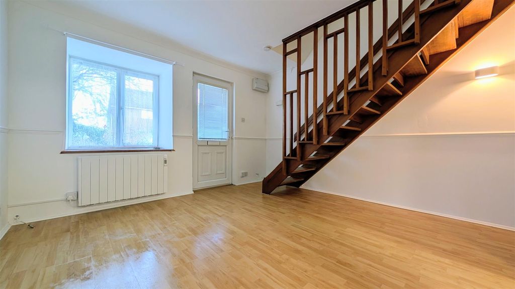 Property photo 3 of 14 Pxl_20251203_121101070.Mp~2.Jpg