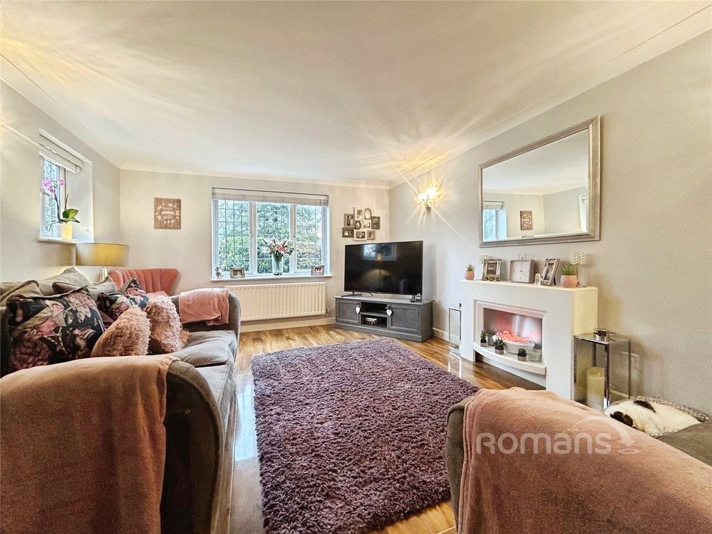 Property photo 3 of 20 Picture No. 24