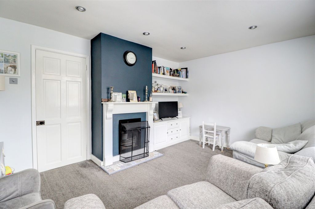 Property photo 2 of 10 Picture No. 12