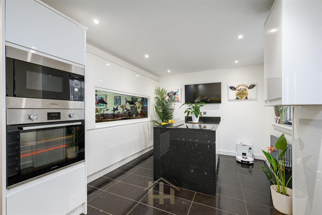 Property photo 1 of 22 Z92_7843-Edit.Jpg