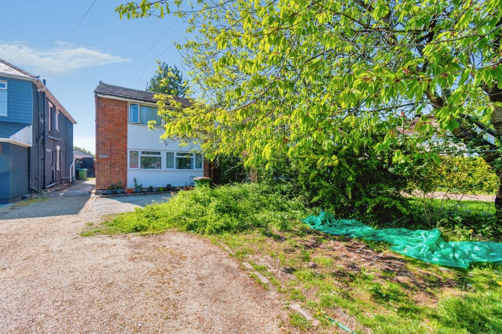 Property photo 2 of 12