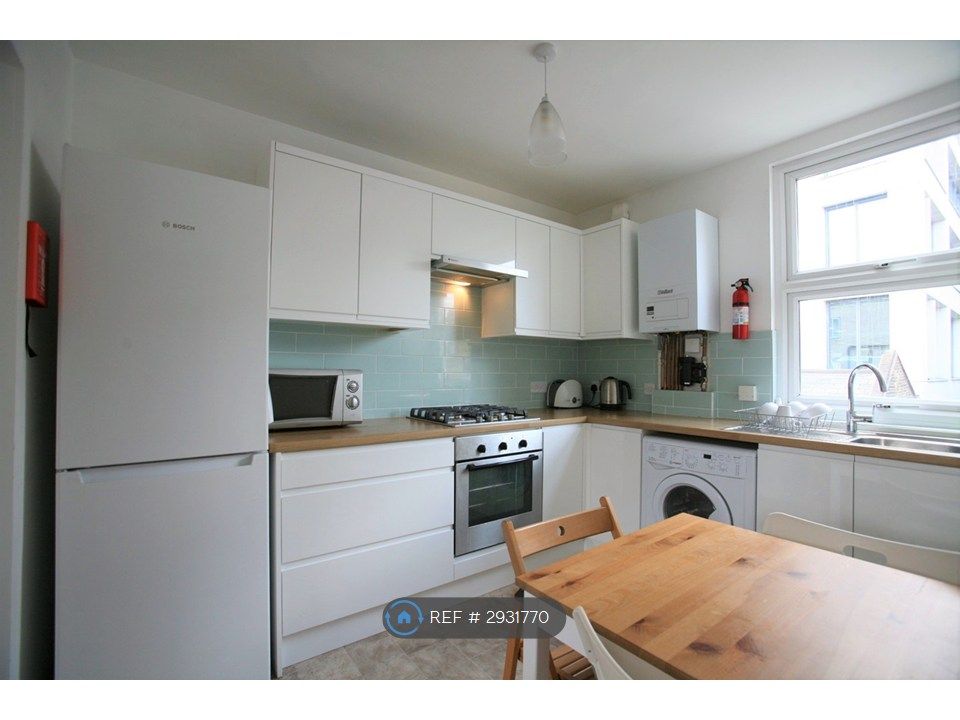 Property photo 1 of 11 Kitchen