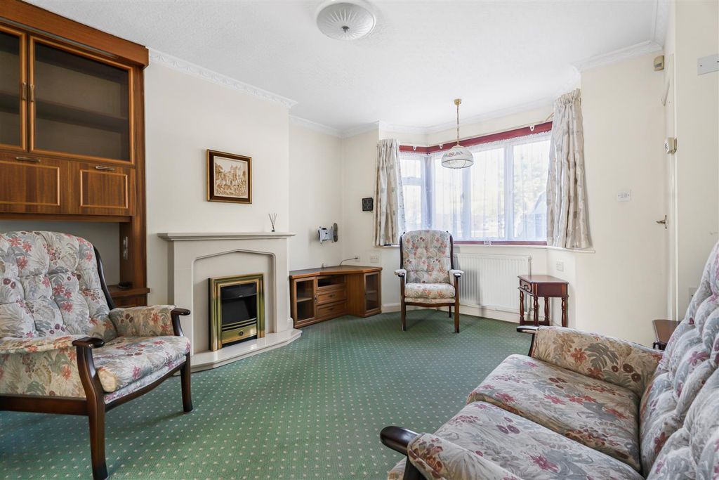 Property photo 3 of 15 7_89796.Jpg