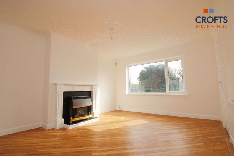 Property photo 3 of 16 Lounge