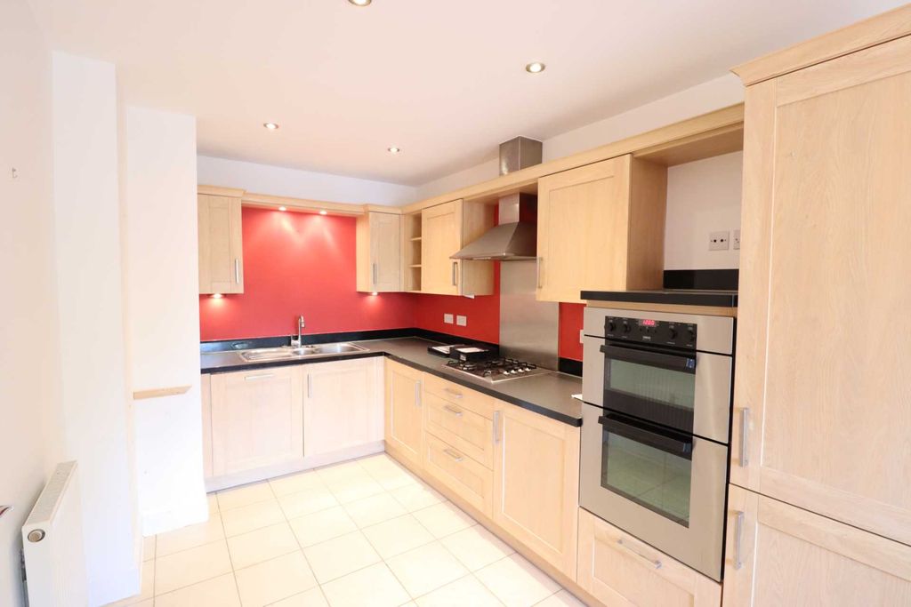 Property photo 2 of 12