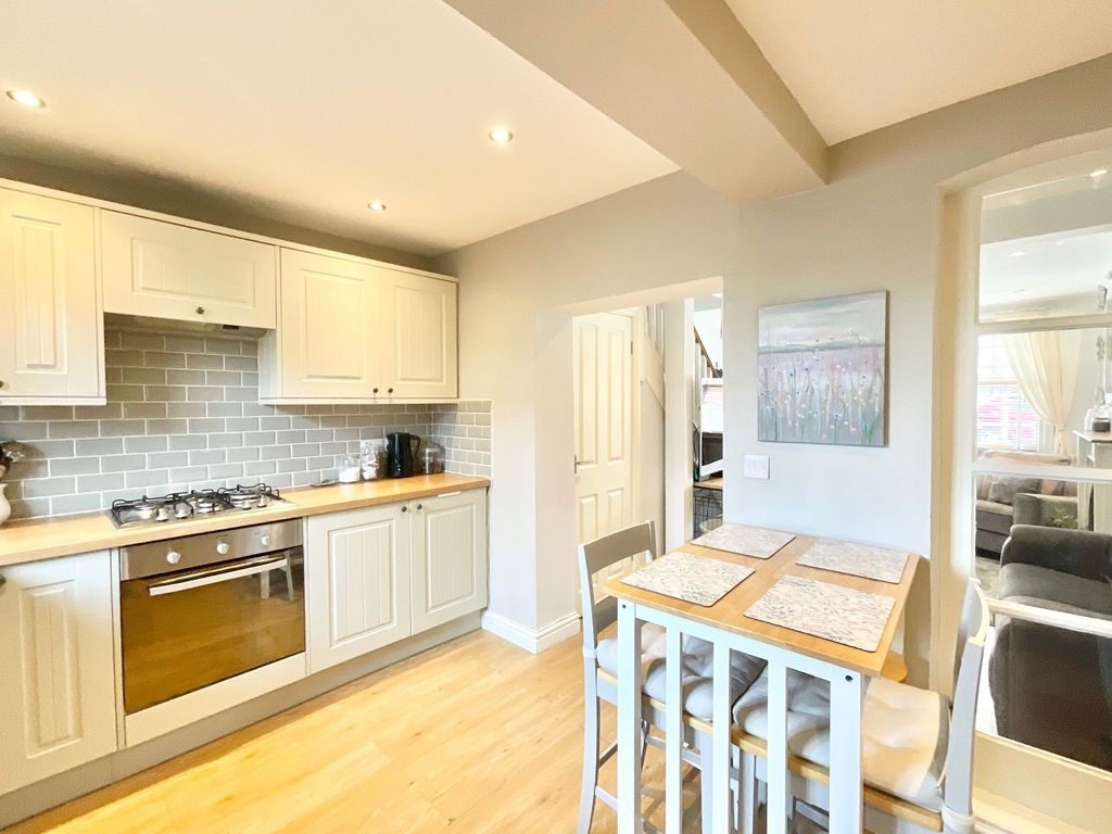 Property photo 3 of 23