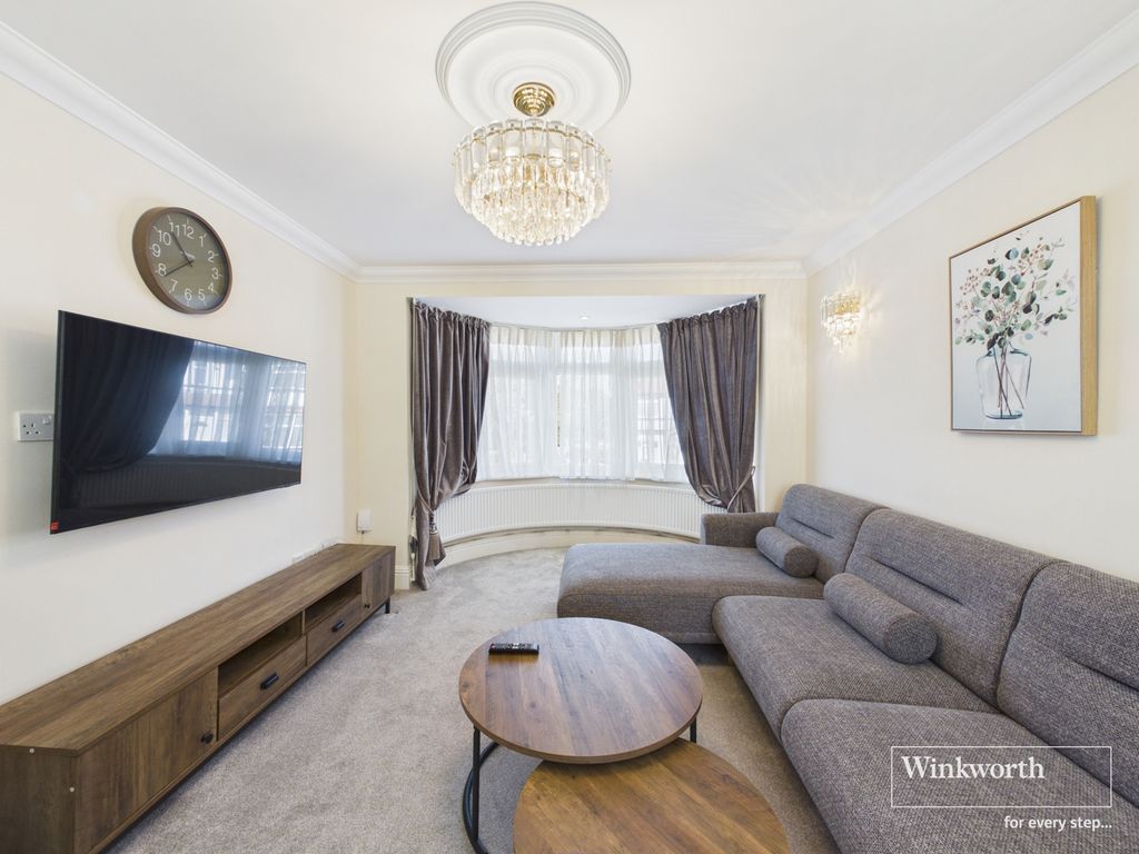 Property photo 1 of 10 Lounge Area