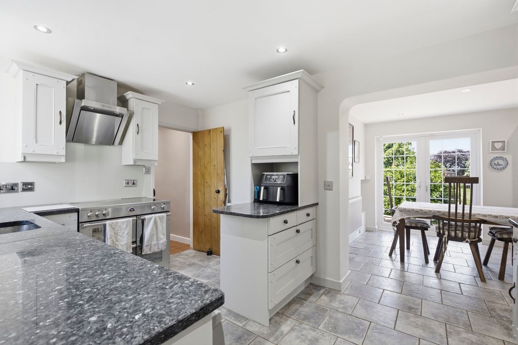 Property photo 2 of 53 Kitchen Diner.1