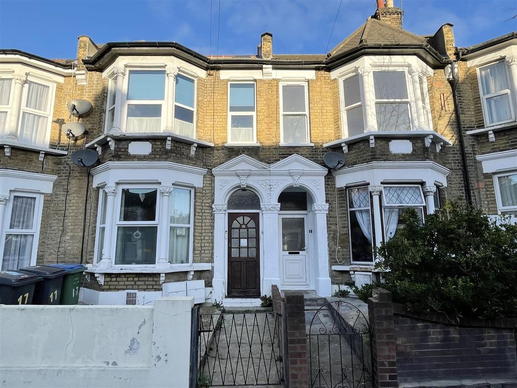 Property photo 3 of 12