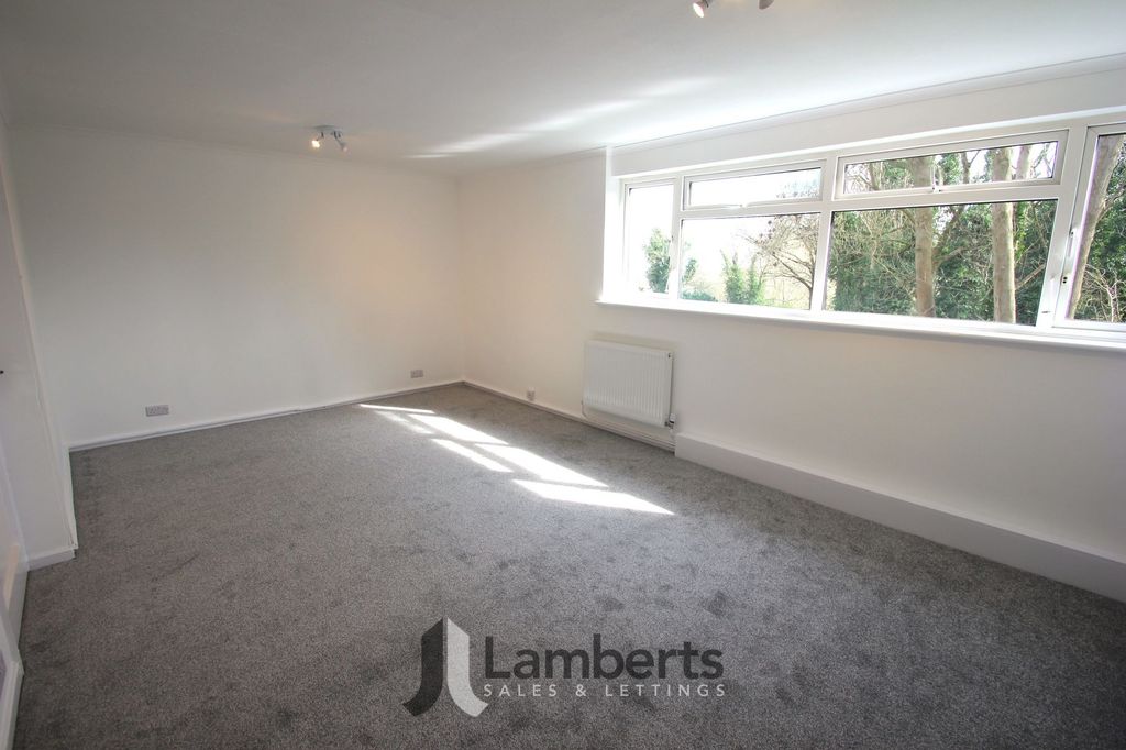 Property photo 3 of 15 Lounge/Diner