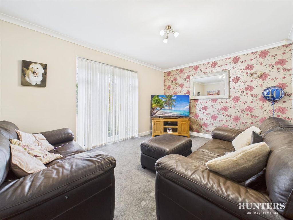 Property photo 3 of 18 Cam03792G0-Pr0339-Still008.Jpg