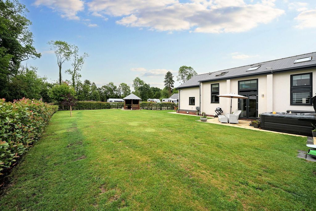 Property photo 3 of 46
