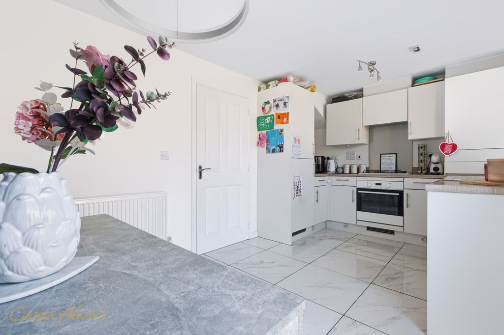 Property photo 2 of 13 Kitchen Diner
