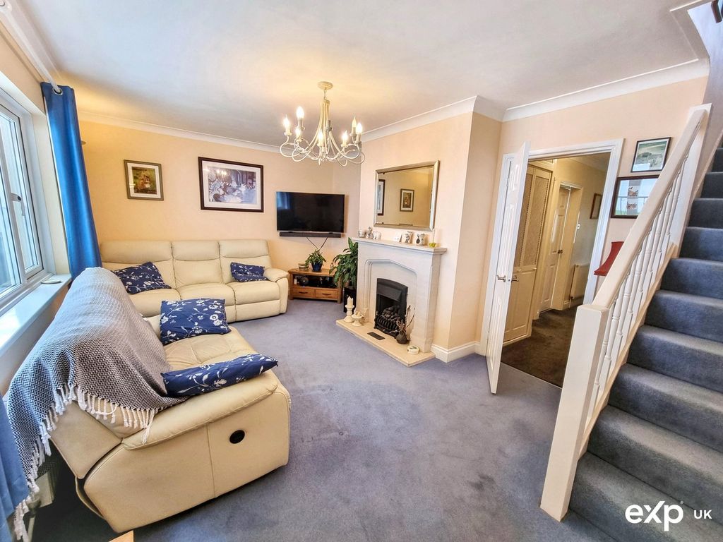 Property photo 3 of 34