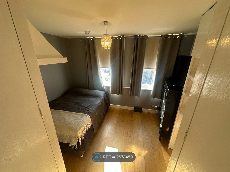 Property photo 2 of 13 Bedroom