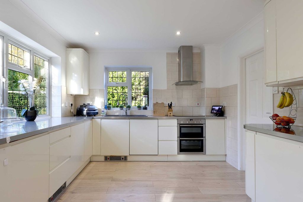 Property photo 3 of 17 Picture No. 09